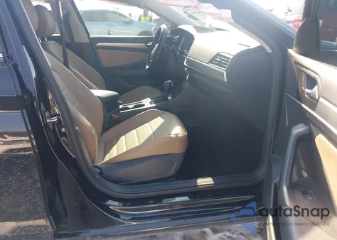 2021 Volkswagen Jetta 1.4T R-Line/1.4T S/1.4T Se z USA, uszkodzony, nr VIN 3VWC57BU0MM011846